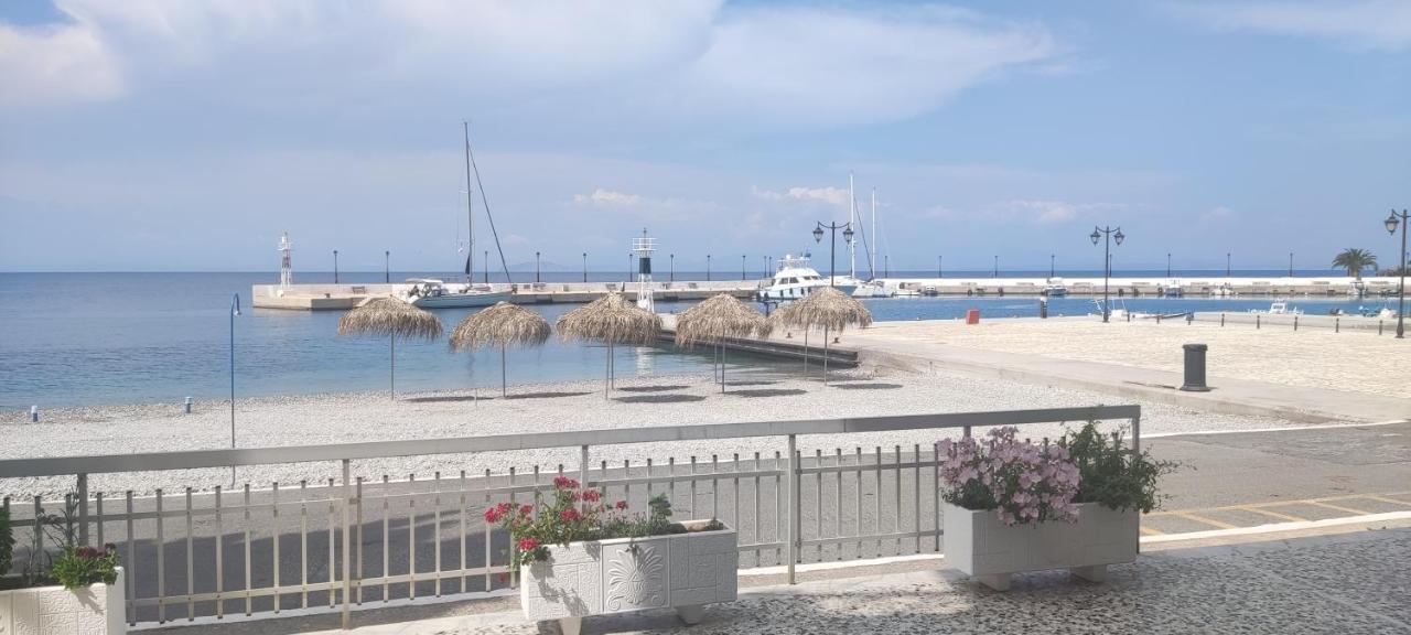Hotel Blue Sea Tirós Zewnętrze zdjęcie