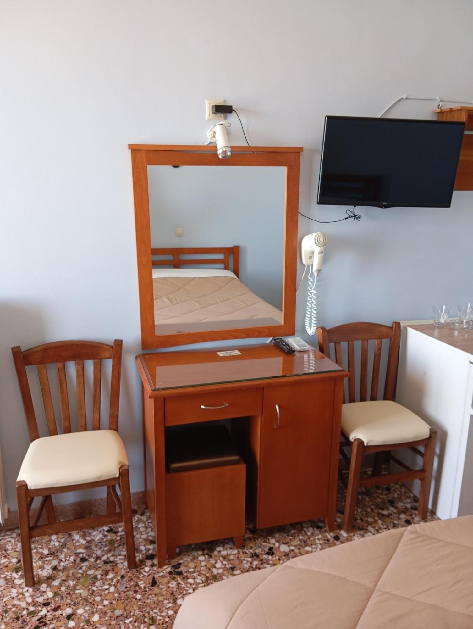 Hotel Blue Sea Tirós Pokój zdjęcie